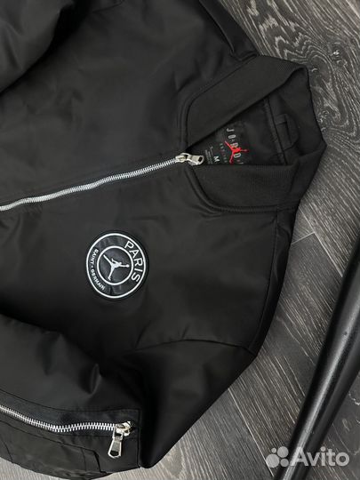 Мужская Бомбер paris jordan лёгкая