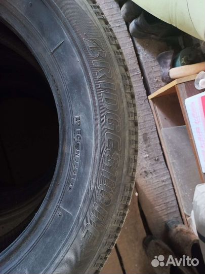 Bridgestone Blizzak VRX 225/60 R17 99S