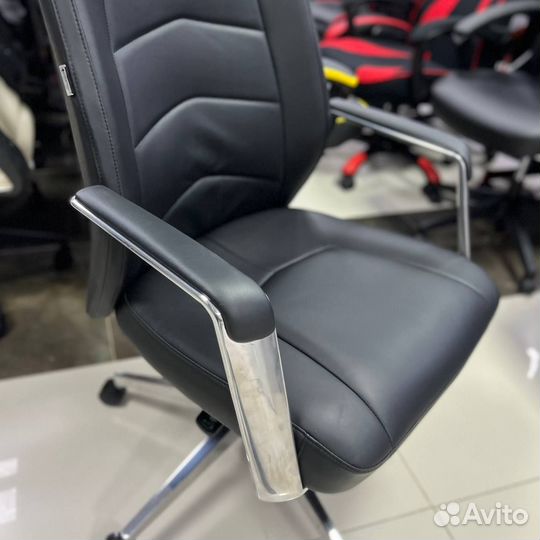 Кресло руководителя Everprof Parlament