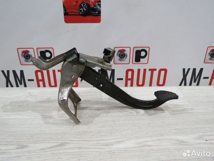 Педаль тормоза Hyundai Solaris