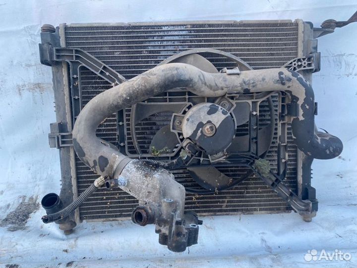 Радиатор охлаждения двигателя Renault Logan 1 1.4
