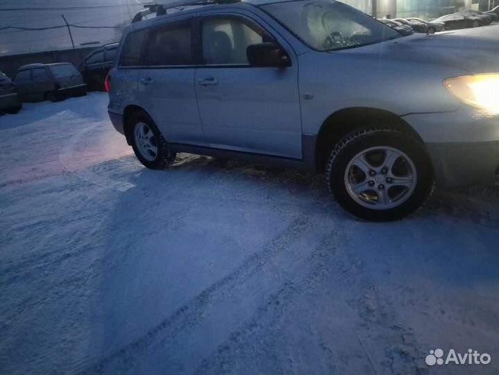 Mitsubishi Outlander 2.0 МТ, 2004, 255 000 км