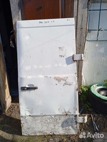 Mercedes т1 двери задние