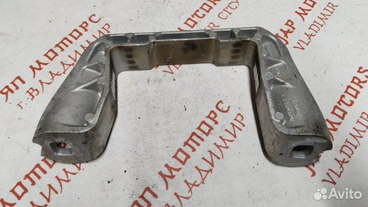 Кронштейн двигателя Volvo V40 хетчбек B5204T9 2014