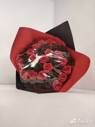 Букет - 37 Роз из Белого и Молочного Шоколада