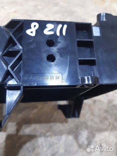 Рамка магнитолы A2116800134 Mercedes-Benz E-Class