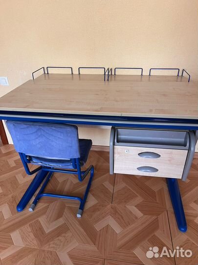 Растущая парта и стул