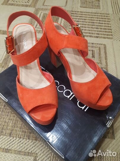 Босоножки женские