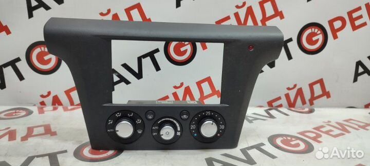 Блок управления климат-контролем Mitsubishi