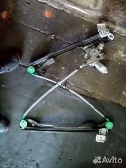 Стекло подъёмник форд фокус 1 передний правый