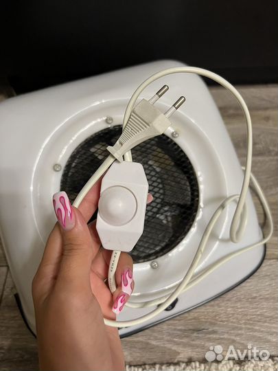 Вытяжка пылесос настольный для маникюра