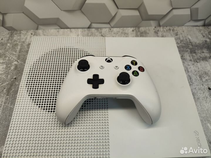 Игровая консоль Xbox One S 500Gb