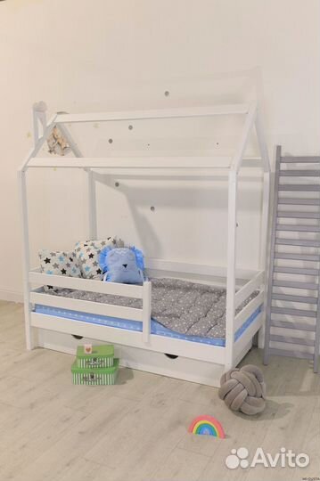 Детская кровать с ящиками