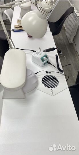 Стол для маникюра с пылесосом