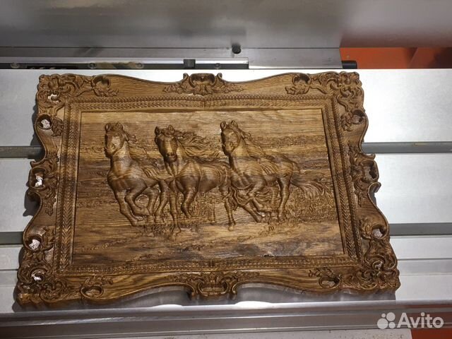 Панно из дуба