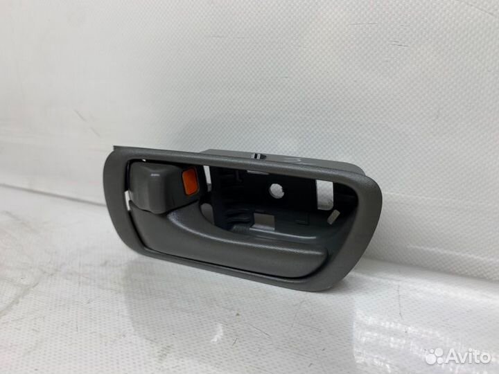 Ручка двери внутренняя задняя левая Toyota Camry