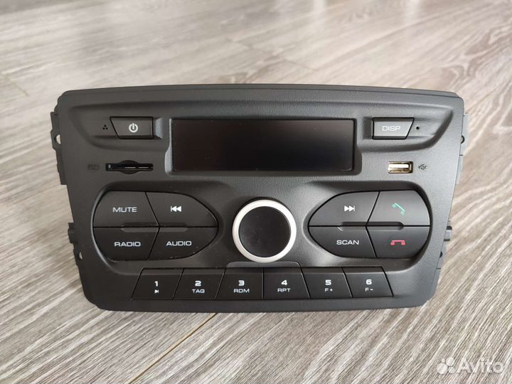 Итэлма Штатная кнопочная магнитола на Datsun, Лада