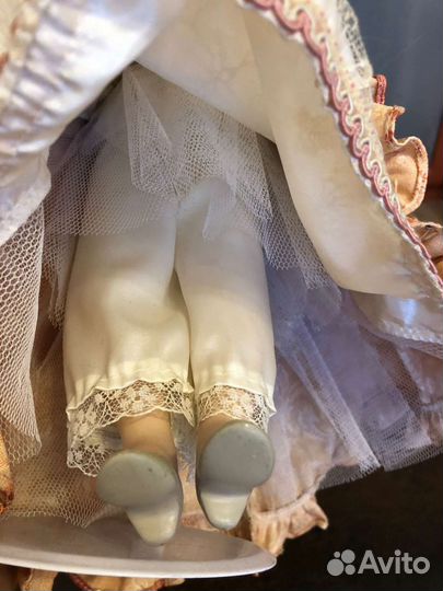 Кукла фарфоровая коллекционная