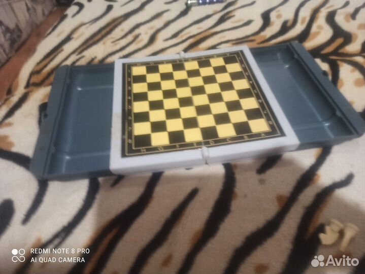 Магнитные шахматы