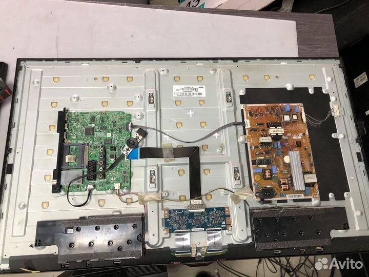 Телевизор Samsung UE39F5020 (Разбор)(По запчастям)