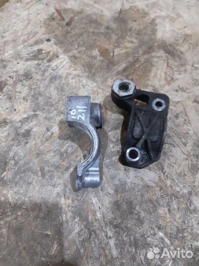 Крепление стабилизатора переднее Mercedes-Benz E-C