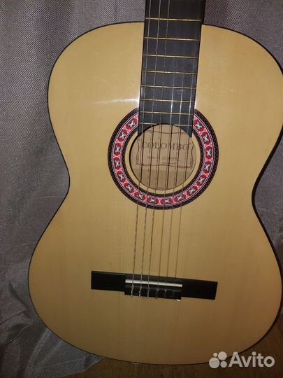 Классическая гитара Colombo