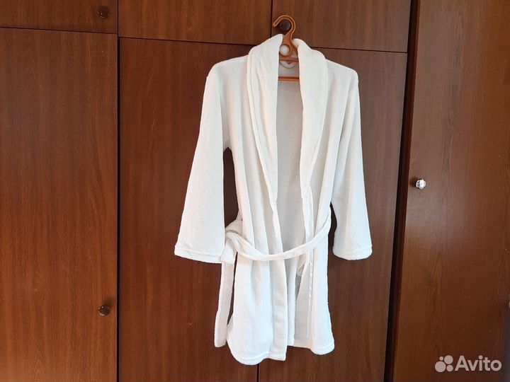 Халат с воротником шалькой. Белейший,мягкий