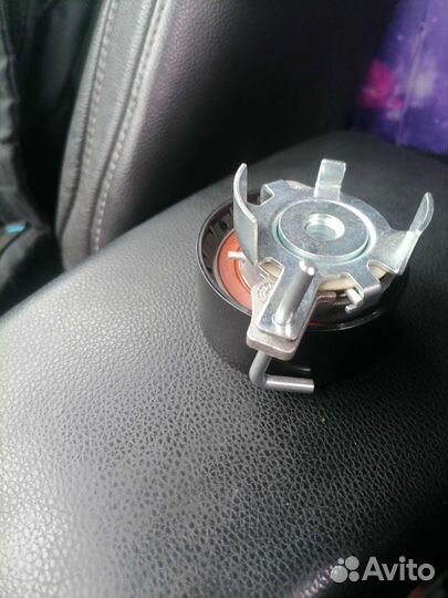 Натяжной ролик ford