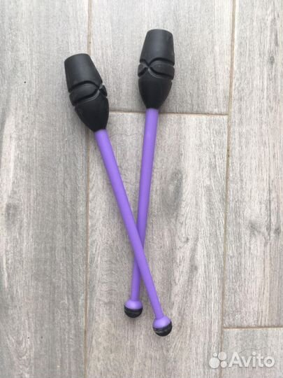 Гимнастический мяч, булавы