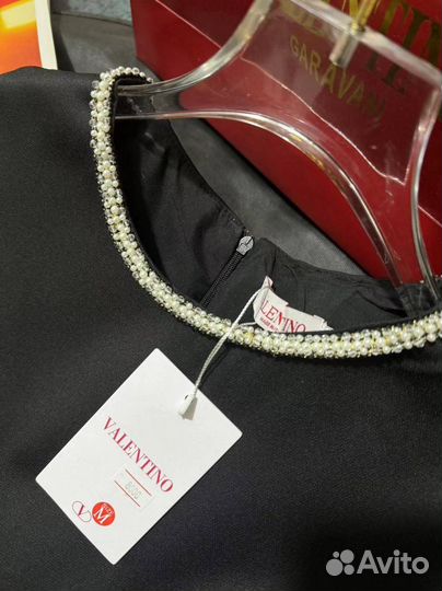 Потрясающее платье Valentino