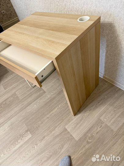 Письменный стол IKEA