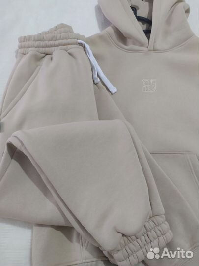 Спортивный костюм на флисе женский