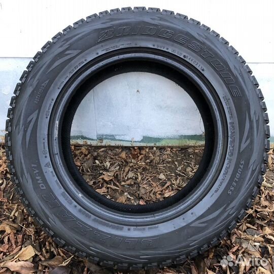 Bridgestone Blizzak DM-V1 235/65 R17