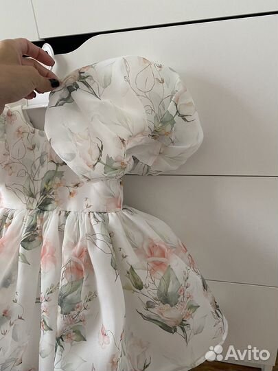 Нарядное платье для девочки, 1 год 80 размер