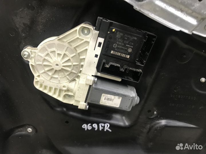 Стеклоподъемник электр. передний правый Passat B6 2005-2010