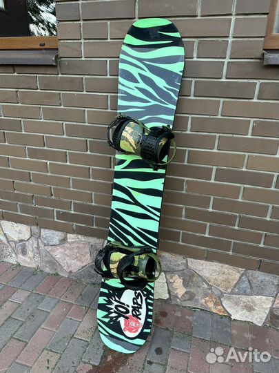 Сноуборд с креплениями