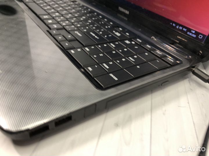 Бюджетный игровой ноутбук Toshiba 2 видеокарты