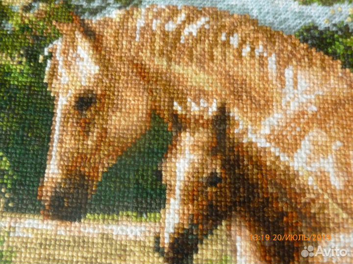 Картина вышитая крестиком в рамке