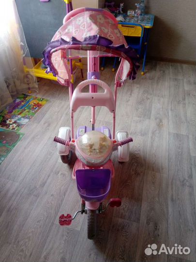 Трехколесный велосипед