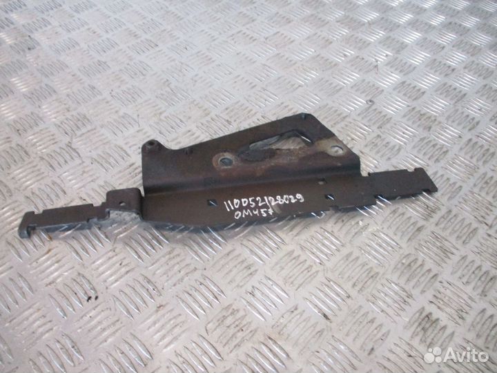 Кронштейн клапана регулятора давления двигателя Me