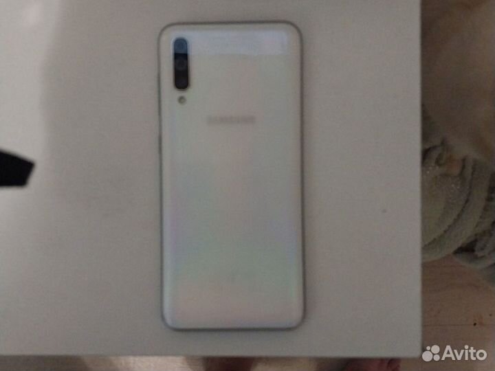 Samsung Galaxy A50, 4/64 ГБ