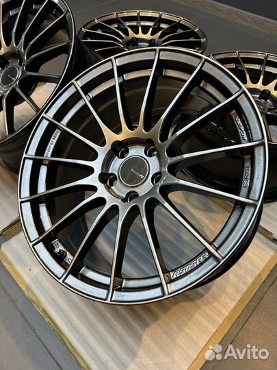 Enkei RS05RR 18*8.5J et35 5*112 Audi Golf VW