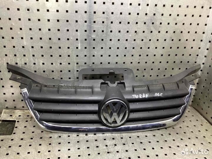 Решетка радиатора Volkswagen Touran