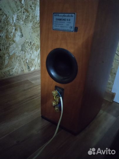 Акустические колонки большие