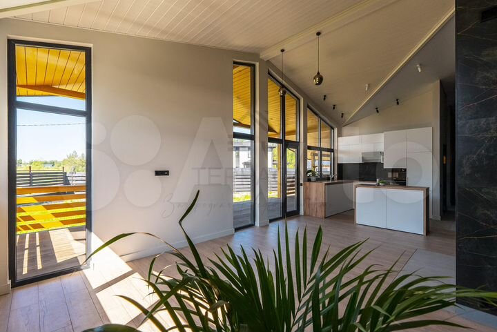 Дом 220 м² на участке 12 сот.