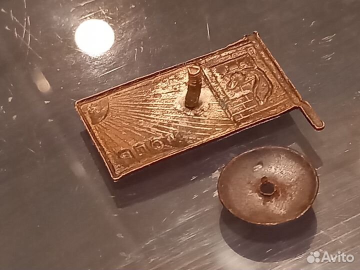 Знаки нагрудные СССР 1920-30-х гг