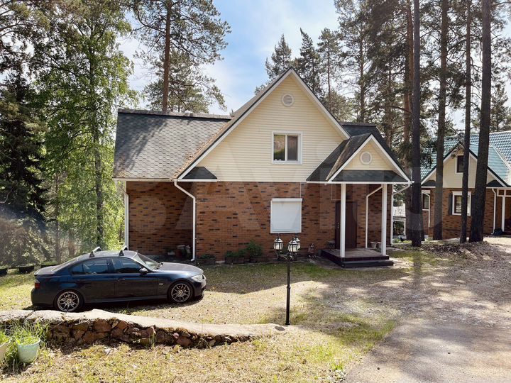 Дом 220,6 м² на участке 13 сот.