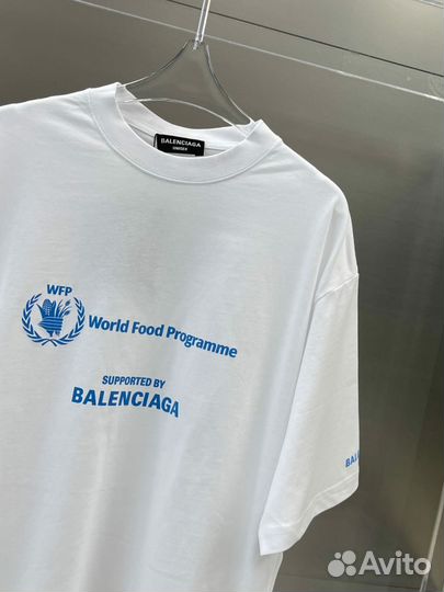 Футболка balenciaga world food programme