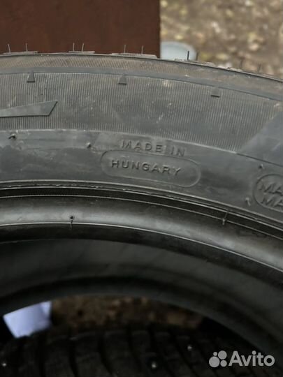 Michelin Latitude X-Ice North 2 + 295/40 R20