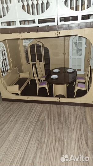 Кукольный домик с мебелью